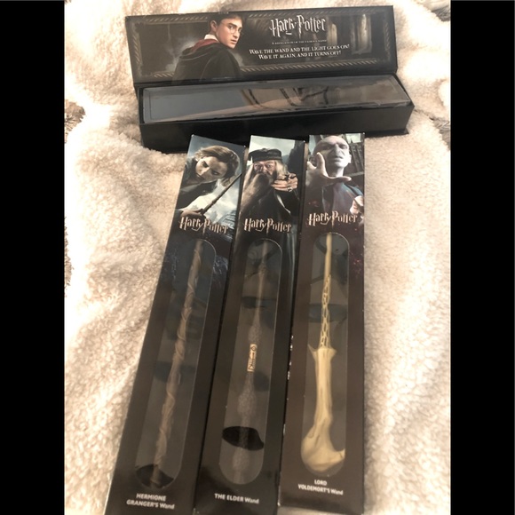NIB Harry Potter collectors Wands - Picture 2 of 13